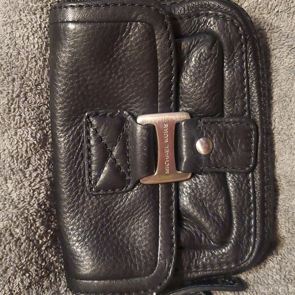 Michael Kors Wristlet - Picture 11 of 11